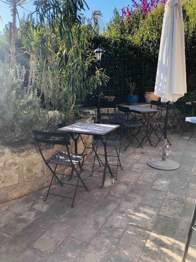 Au Bout Du Pre Hotel Pezenas Luaran gambar