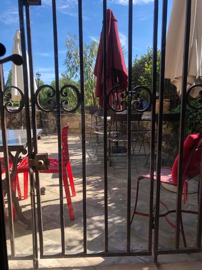 Au Bout Du Pre Hotel Pezenas Luaran gambar